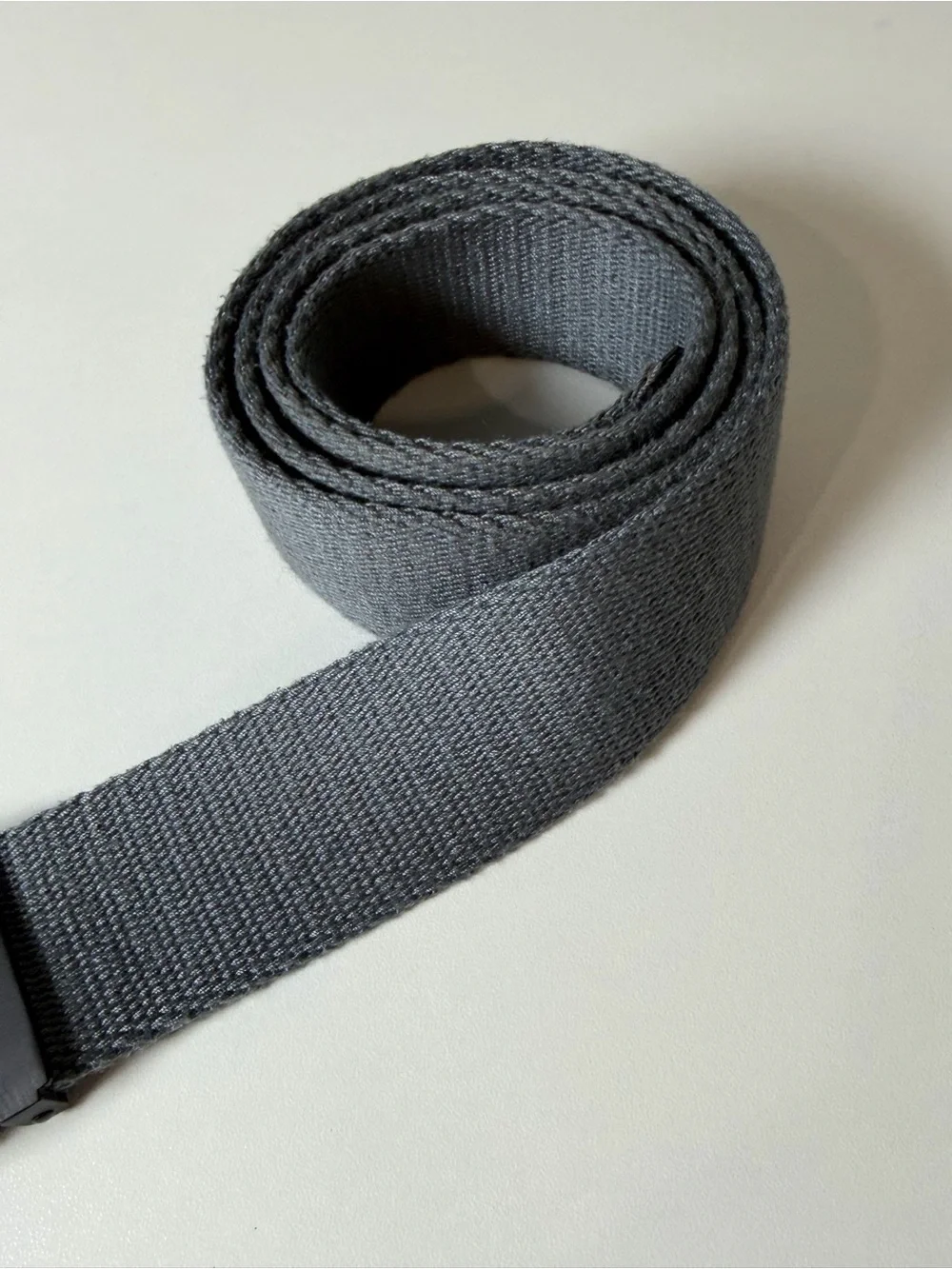 Adidas Men's One Size Adjustable Gray Performance Webbed Belt with Black Buckle